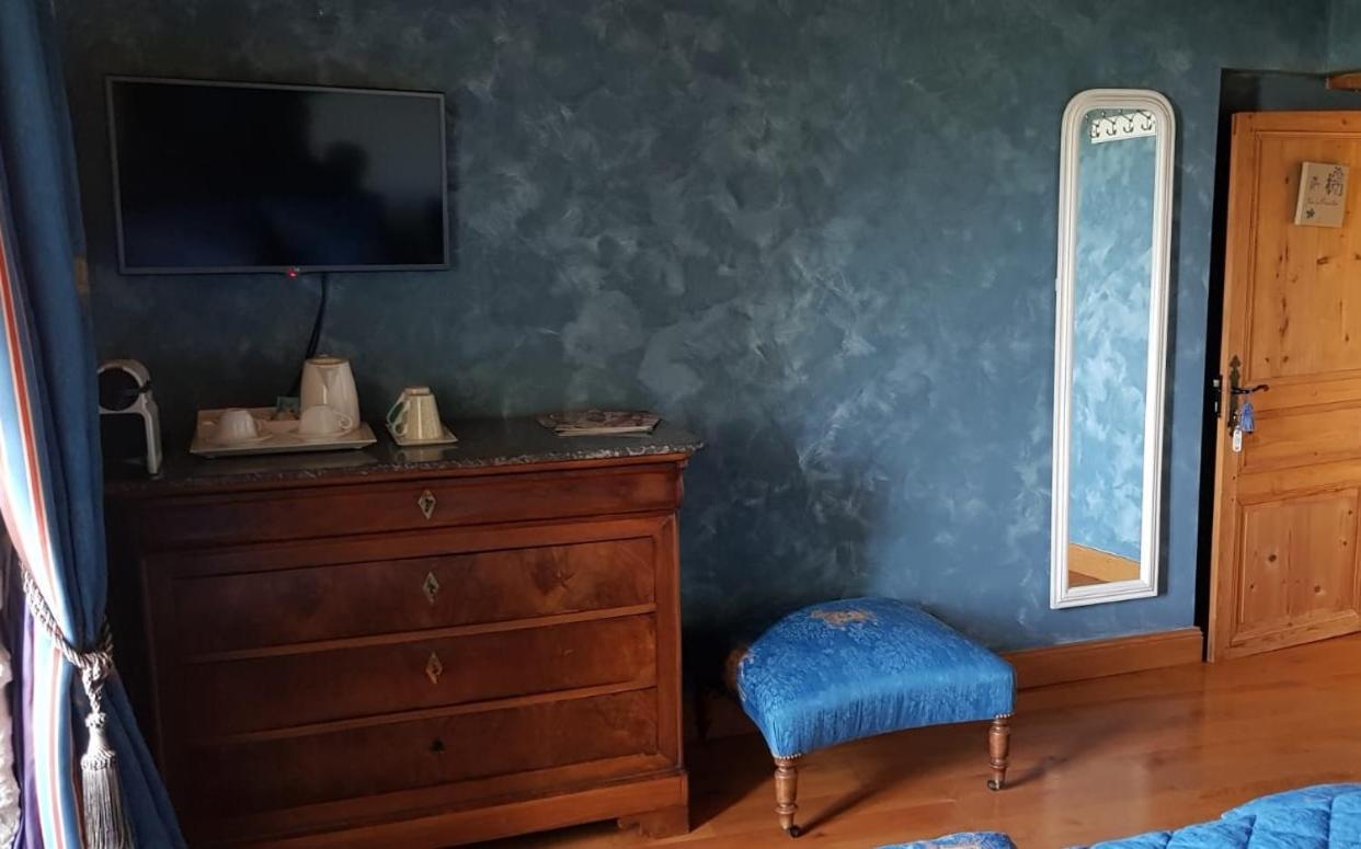 Le Domaine De Tizo Hotel Saint-Victor-de-Morestel Kültér fotó