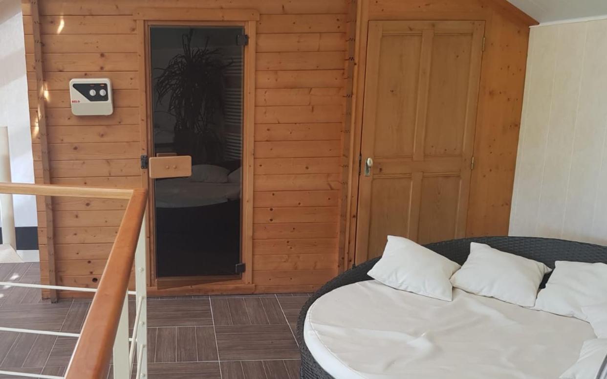 Le Domaine De Tizo Hotel Saint-Victor-de-Morestel Kültér fotó